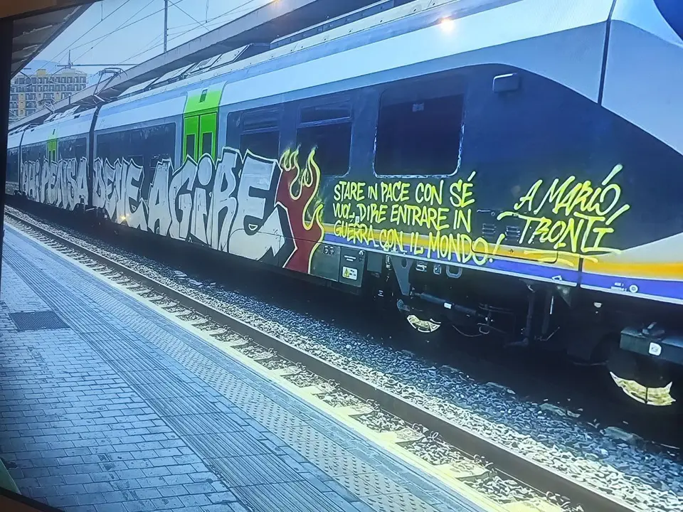 mariotronti_grafititren