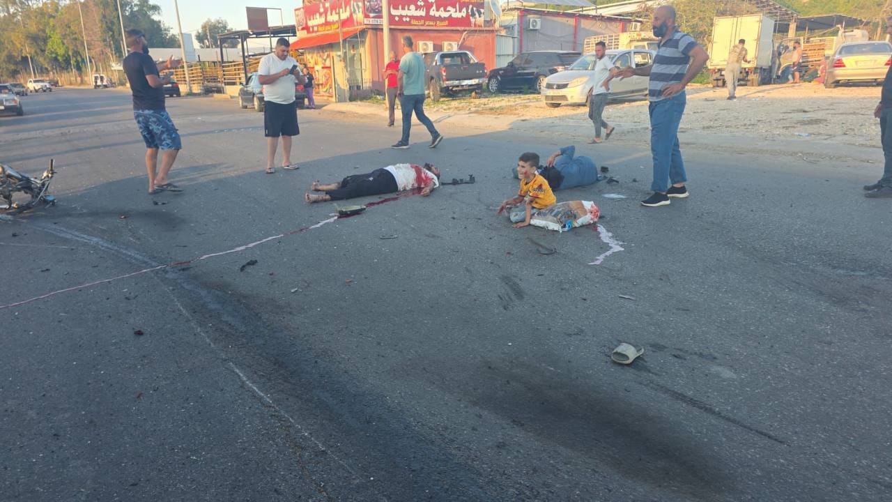 El ejército genocida israelí golpea una motocicleta en el sur del Líbano en la que se veía claramente que iban niños montados, 31 de mayo de 2026 – Lebanese Updates and News.