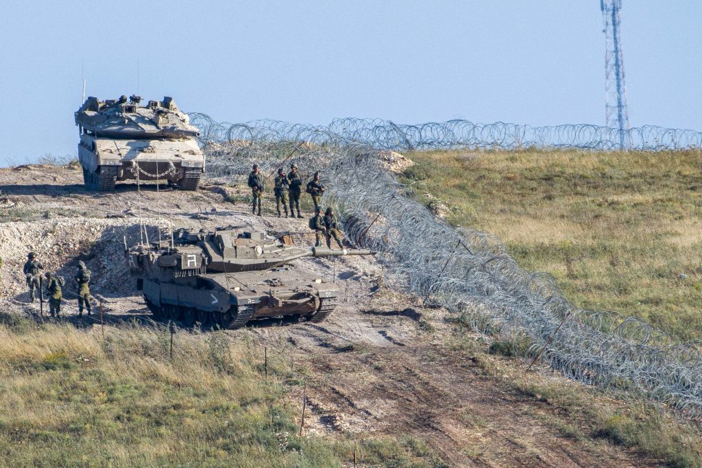 Soldados israelíes a lo largo de la frontera libanesa cerca de Misgav Am, 12 de junio de 2023 -  Ayal Margolin/JINI vía Xinhua vía ZUMA Press/APA Images.